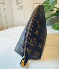 Load image into Gallery viewer, Louis Vuitton Trousse Demi Ronde Cosmetic Bag
