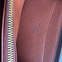 Load image into Gallery viewer, Louis Vuitton Monogram Zippy Wallet CA0040
