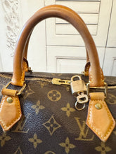 Load image into Gallery viewer, Louis Vuitton Monogram Speedy Bandouliere 30
