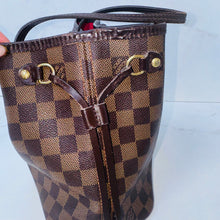 Load image into Gallery viewer, Louis Vuitton Damier Ebene Neverfull PM
