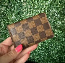 Load image into Gallery viewer, Louis Vuitton Damier Ebene 6 Key Multicles Holder
