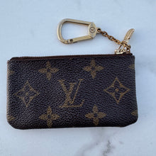Load image into Gallery viewer, Louis Vuitton Monogram Key Pouch CA0917
