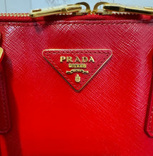 Load image into Gallery viewer, PRELOVED Prada Saffiano Vernice Medium Promenade Tote
