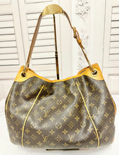 Load image into Gallery viewer, PRELOVED Louis Vuitton Monogram Galliera PM
