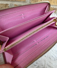 Load image into Gallery viewer, PRELOVED Louis Vuitton Multicolor Zippy Wallet
