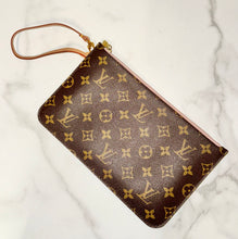 Load image into Gallery viewer, PRELOVED Louis Vuitton Monogram Rose Ballerine Neverfull Pochette
