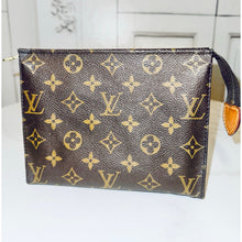 Load image into Gallery viewer, Louis Vuitton Toiletry Pouch 19 SL0928
