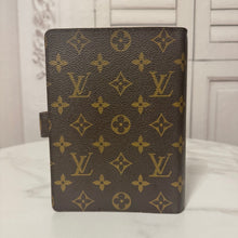 Load image into Gallery viewer, Louis Vuitton Monogram Medium Ring Agenda
