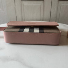 Load image into Gallery viewer, BRAND NEW Burberry Hampshire Crossbody and Wallet Bundle Pink

