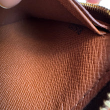 Load image into Gallery viewer, Louis Vuitton Monogram Zippy Wallet
