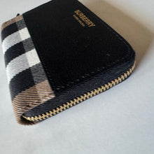 Load image into Gallery viewer, BRAND NEW Burberry Hampshire Crossbody and Wallet Bundle Black
