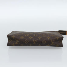 Load image into Gallery viewer, Louis Vuitton Toiletry Pouch 26 AN0971

