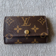 Load image into Gallery viewer, Louis Vuitton Monogram 6 Key Multicles Key Holder
