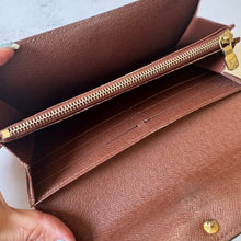 Load image into Gallery viewer, Louis Vuitton Monogram Sarah Wallet
