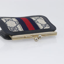 Load image into Gallery viewer, Gucci GG Supreme Vintage Kisslock Coin Purse
