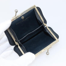 Load image into Gallery viewer, Gucci GG Supreme Vintage Kisslock Coin Purse
