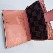 Load image into Gallery viewer, Louis Vuitton Damier Ebene Juliette Wallet Creme
