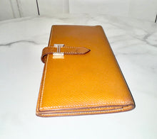 Load image into Gallery viewer, PRELOVED Hermes Gusset Wallet
