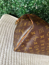 Load image into Gallery viewer, Louis Vuitton Monogram Speedy 30

