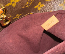 Load image into Gallery viewer, PRELOVED Louis Vuitton Monogram Montaigne MM
