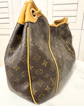 Load image into Gallery viewer, PRELOVED Louis Vuitton Monogram Galliera PM
