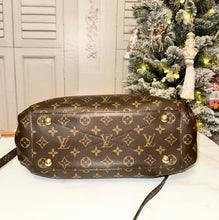 Load image into Gallery viewer, PRELOVED Louis Vuitton Monogram Montaigne MM
