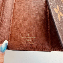 Load image into Gallery viewer, Louis Vuitton Monogram Victorine Wallet

