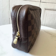 Load image into Gallery viewer, Louis Vuitton Damier Ebene Trousse Toilette 23 CA0046
