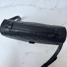 Load image into Gallery viewer, Louis Vuitton Black Empreinte Pochette Metis
