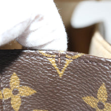 Load image into Gallery viewer, 🎁Black Friday Special🎁Louis Vuitton Monogram Pochette Florentine
