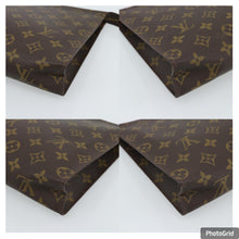 Load image into Gallery viewer, Louis Vuitton Toiletry Pouch 26 AN0971
