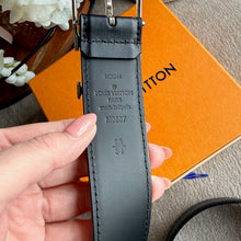 Load image into Gallery viewer, Louis Vuitton Size 85 / 34 Leather Belt
