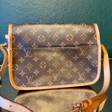 Load image into Gallery viewer, Louis Vuitton Monogram Sologne
