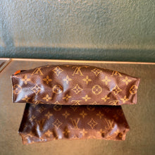 Load image into Gallery viewer, Louis Vuitton Toiletry Pouch 26
