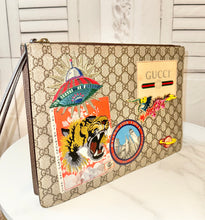 Load image into Gallery viewer, PRELOVED GUCCI Courrier Crossbody Messenger Clutch
