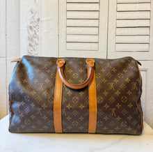 Load image into Gallery viewer, PRELOVED Louis Vuitton Keepall 45
