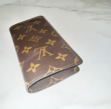 Load image into Gallery viewer, PRELOVED Louis Vuitton Monogram Etui a Lunettes Simple Eyeglass Case
