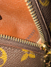 Load image into Gallery viewer, Louis Vuitton Trousse Demi Ronde Cosmetic Bag
