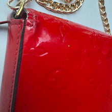 Load image into Gallery viewer, Louis Vuitton Vernis Felicie Pochette
