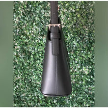 Load image into Gallery viewer, Burberry Black Leather Shoulder Bag
