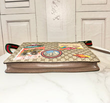 Load image into Gallery viewer, PRELOVED GUCCI Courrier Crossbody Messenger Clutch
