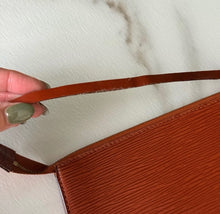 Load image into Gallery viewer, Louis Vuitton Epi Pochette Accessories Brown
