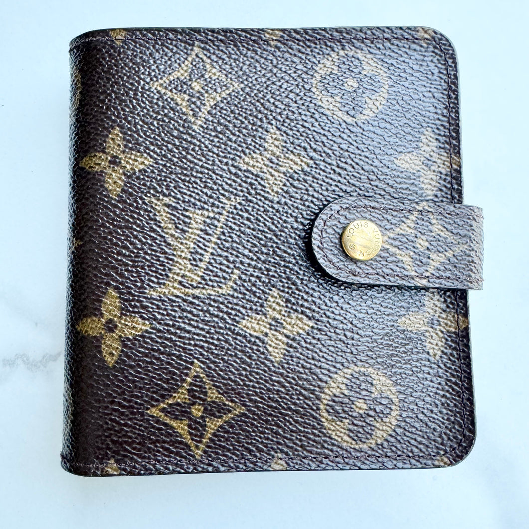 Louis Vuitton Monogram Compact Zippé Wallet