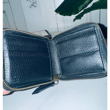 Load image into Gallery viewer, Gucci Courrier Embroidered UFO Zip Around Wallet Men&#39;s Wallet
