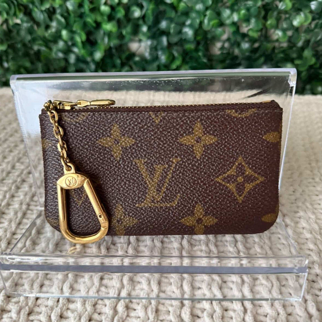 Louis Vuitton Monogram Key Pouch CA0041