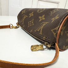 Load image into Gallery viewer, Louis Vuitton Baby Papillon
