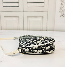 Load image into Gallery viewer, PRELOVED Dior Saddle Pouch
