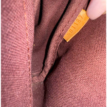 Load image into Gallery viewer, Louis Vuitton Monogram Favorite PM
