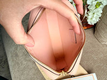 Load image into Gallery viewer, Louis Vuitton Vernis Camera Pouch Rose Ballerine
