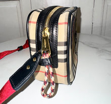 Load image into Gallery viewer, PRELOVED Burberry Kid&#39;s Camera Bag
